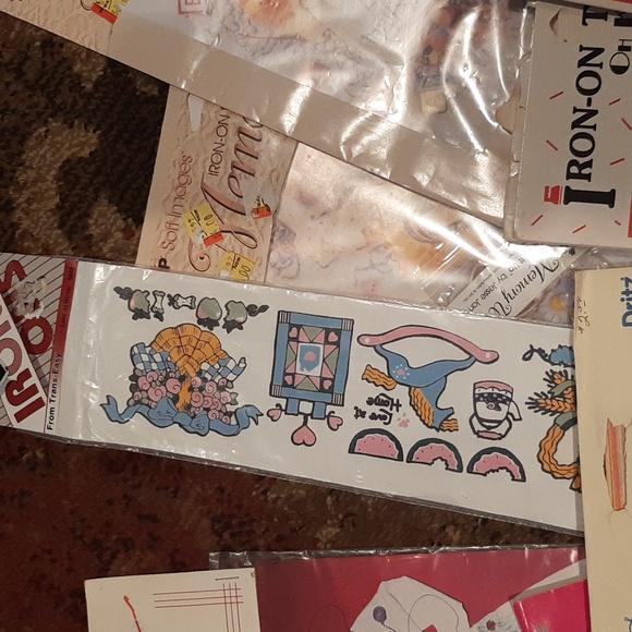 Bundle of 17 crafting/iron on transfers, etc - Picture 6 of 8
